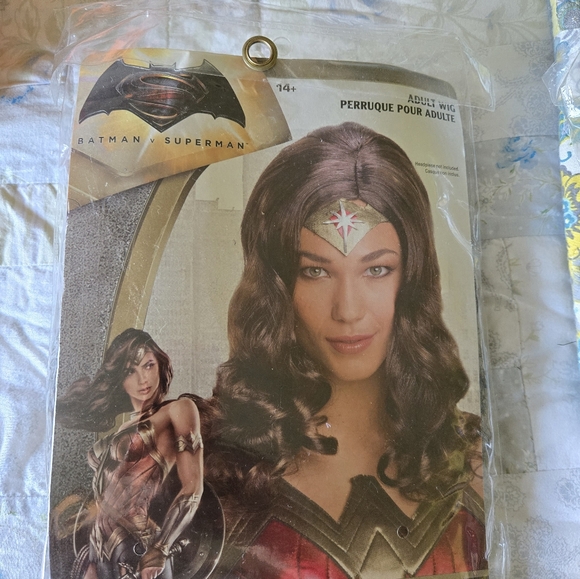 Wonder Woman 1984 Costume with wig & Accessories, Adult - Picture 10 of 13
